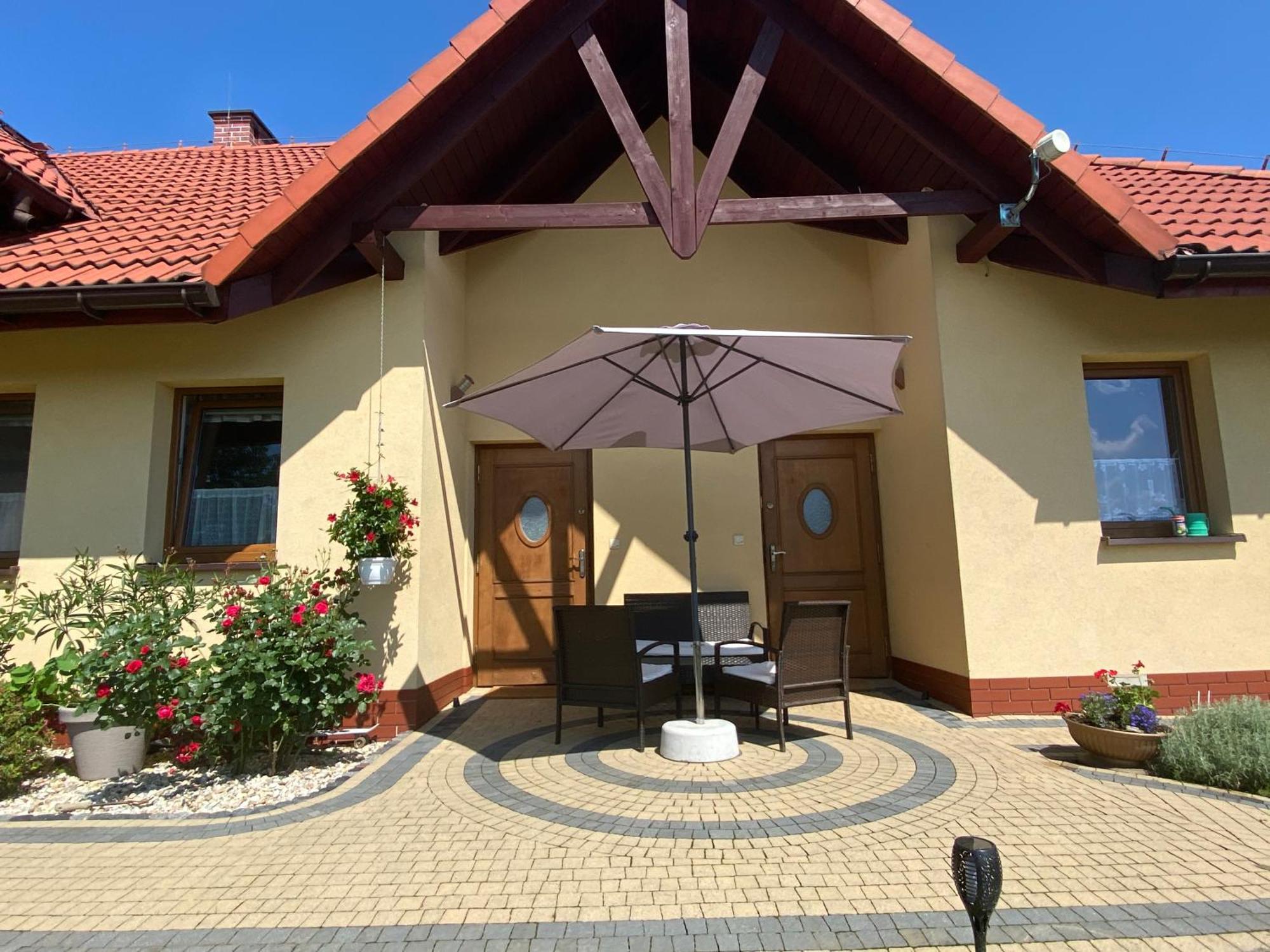 אוסטראון Apartament Zacisze מראה חיצוני תמונה